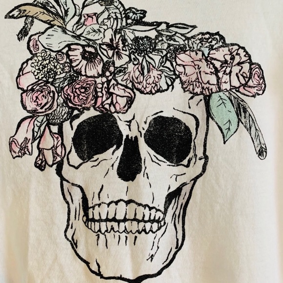 Kendall & Kyle Summer Festival Top. Size XS. - Picture 2 of 4